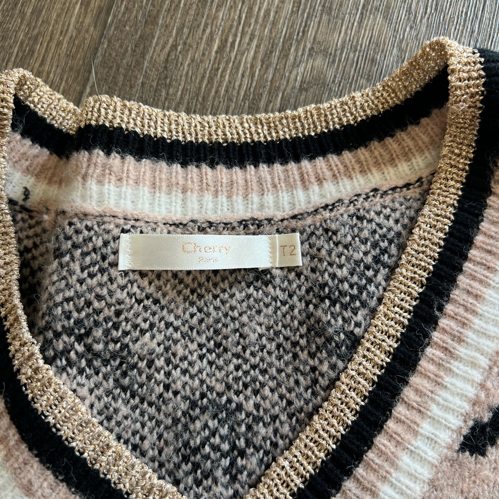 Sweater - Picture 2 of 3